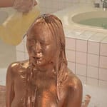 銅粉メッシー全身どろどろ｜笑顔だけど撮影の裏側では大変な思いをしてる変態フェチ動画