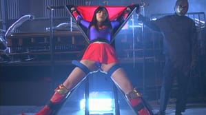 ヒロピン動画の神髄｜敵のアジトに捕まり拷問を受けるスーパーウーマン