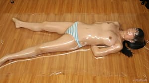 バキュームベッド完全拘束｜空気を抜かれペシャンコにされた拷問プレイ動画