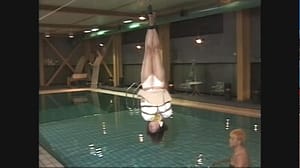 完全拘束逆さ吊り上げ拷問｜拷問のおもちゃ箱