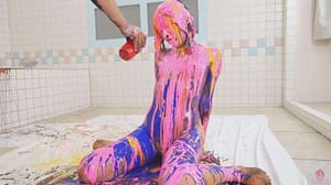 ドロッと全身ペイントメッシー｜重ための絵具で汚されるぐちゃぐちゃ感に興奮する変態フェチ動画