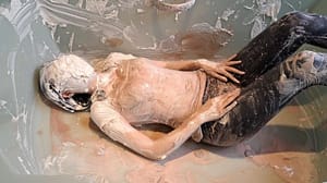 生クリームメッシー顔面ぶっかけ｜全身汚れる姿は美しい真っ白に覆われる興奮変態フェチ動画