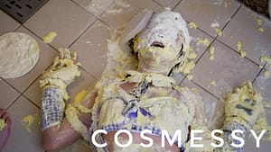 顔面パイ投げメッシー｜思いっきり生クリームをぶっかけられて素晴らしい可愛い女の子モデルのフェチ動画