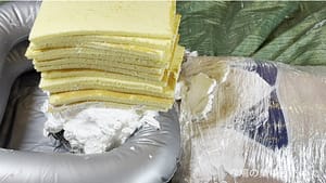 生クリームに顔面生き埋めマミー完全拘束｜呼吸制御身動きできない女が苦しむ変態フェチ動画