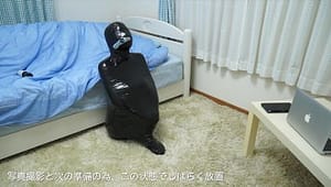【マミフィケーション】完全拘束して床下に閉じ込められるフェチ動画