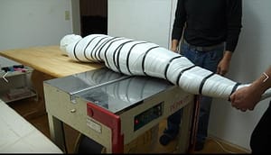 マミフィケーションされ梱包機で更に縛られ完全拘束される拷問