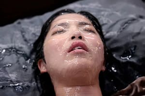 顔面ローションぶっかけヌルヌルどろどろメッシー｜テカテカに汚れる姿に興奮する変態フェチエロ動画