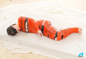 全身ぐるぐる巻き完全拘束｜逃げられない目隠しで視界もない最高のシチュエーション変態フェチ動画