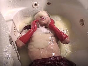 疑似ザーメンを顔面ぶっかけメッシープレイ