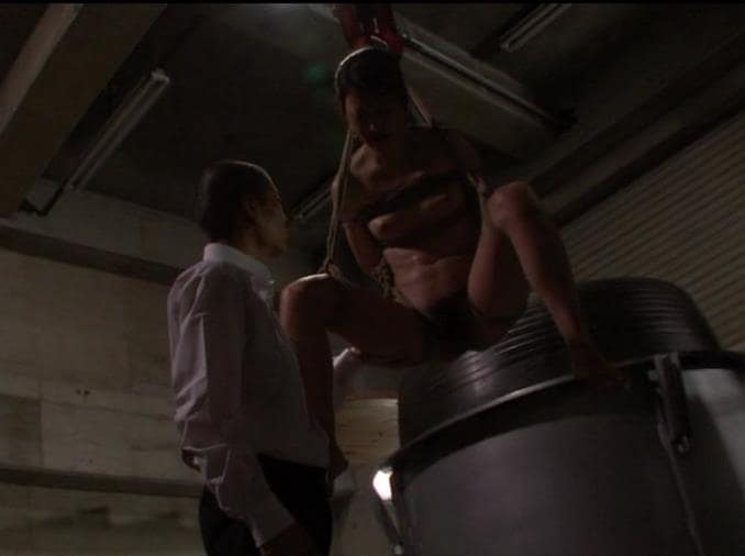 吊るし水責め拷問