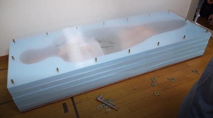 生き埋め箱埋め閉じ込め