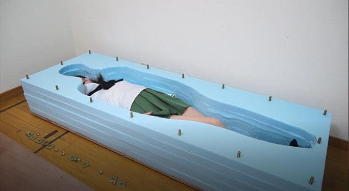 生き埋め箱埋め閉じ込め