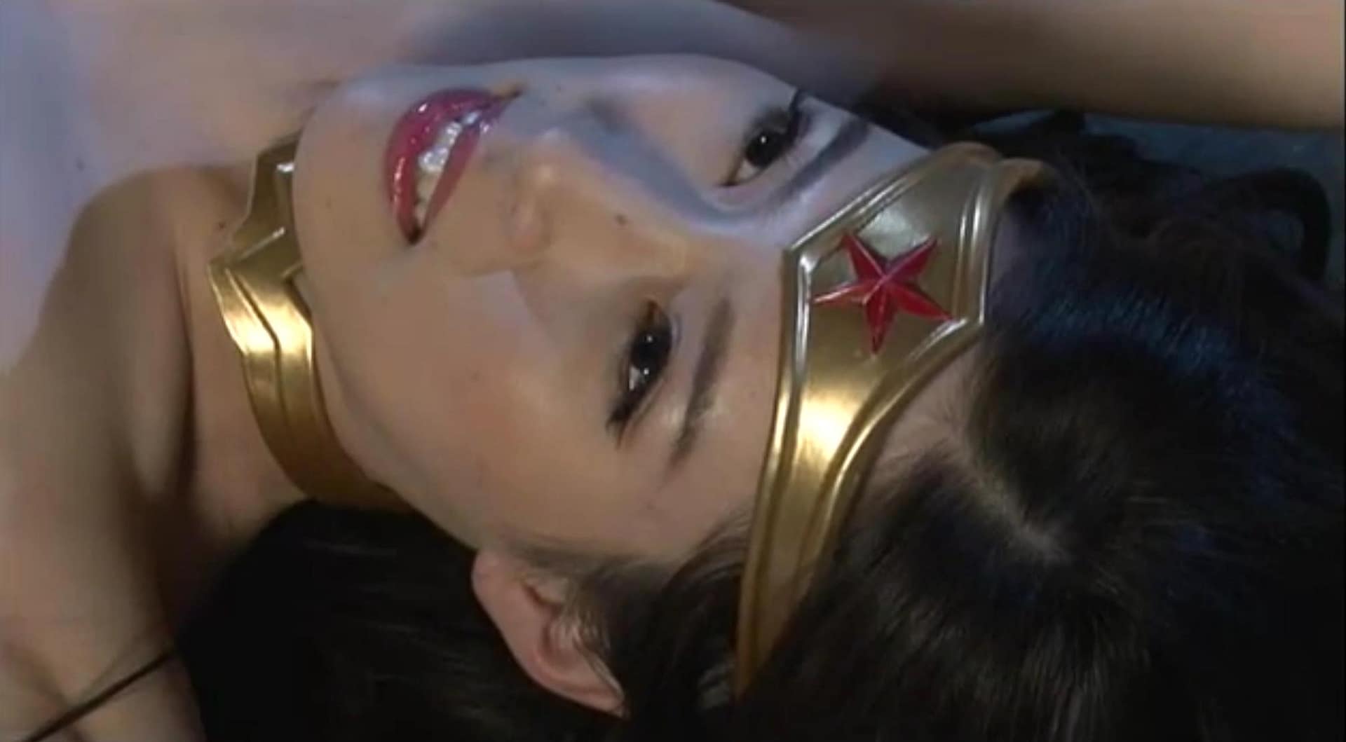 ヒロピン両手足拘束拷問