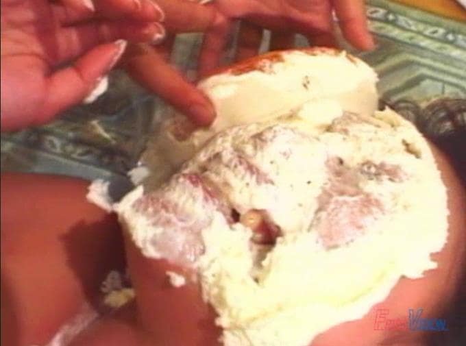 顔面生クリームメッシー