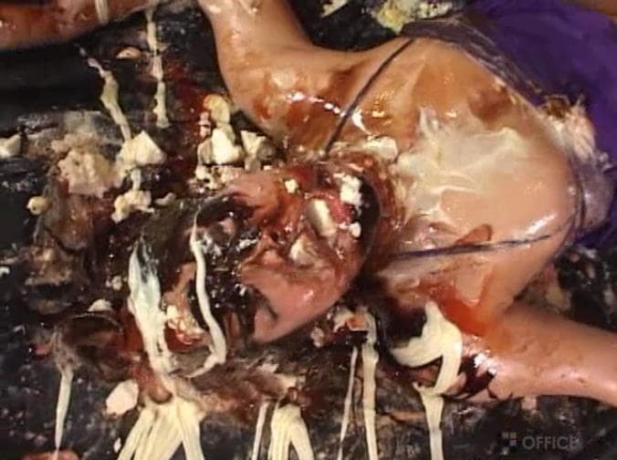 女体盛り顔面メッシー