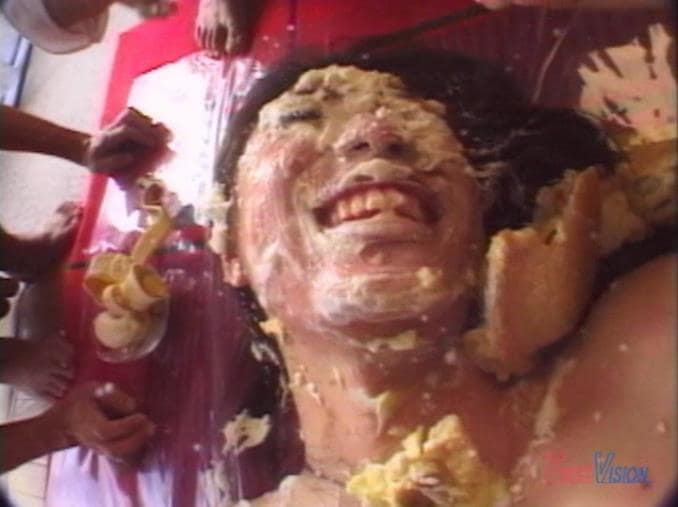 顔面パイ投げメッシー