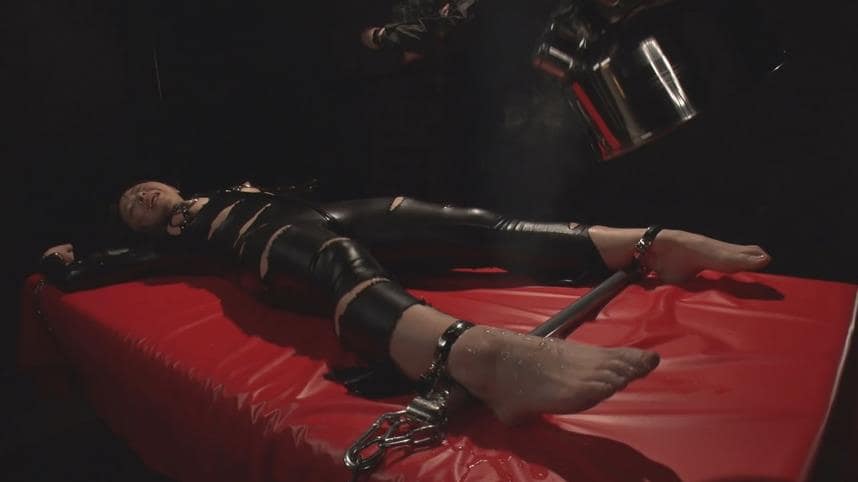 磔拘束熱湯拷問