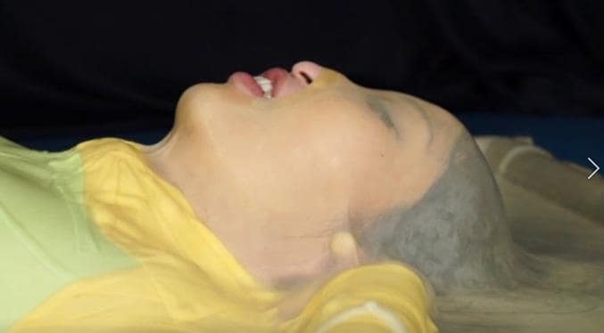 バキュームベッド女窒息調教4