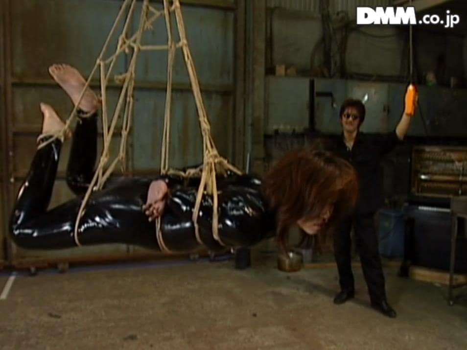 クレーン吊り上げ完全拘束