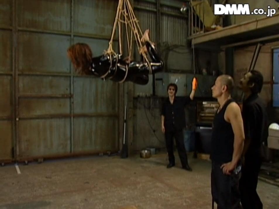 クレーン吊り上げ完全拘束