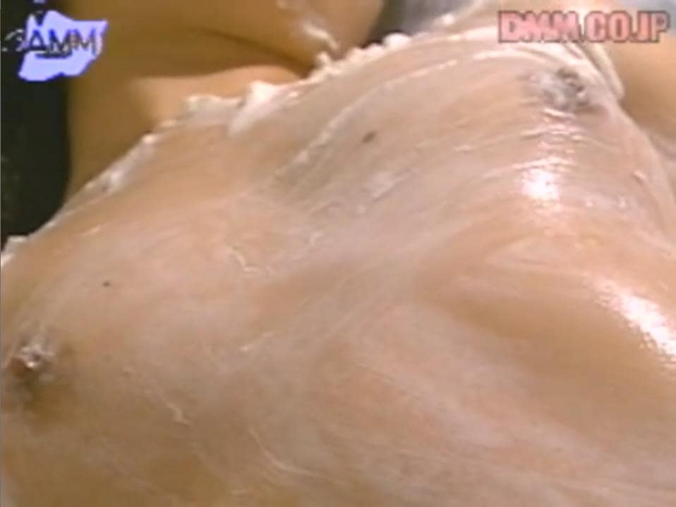 生クリームメッシー女体盛り