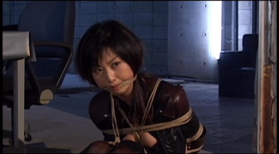 水責め逆さ吊り拷問