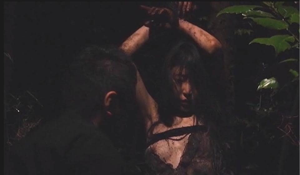 高所宙吊り完全拘束