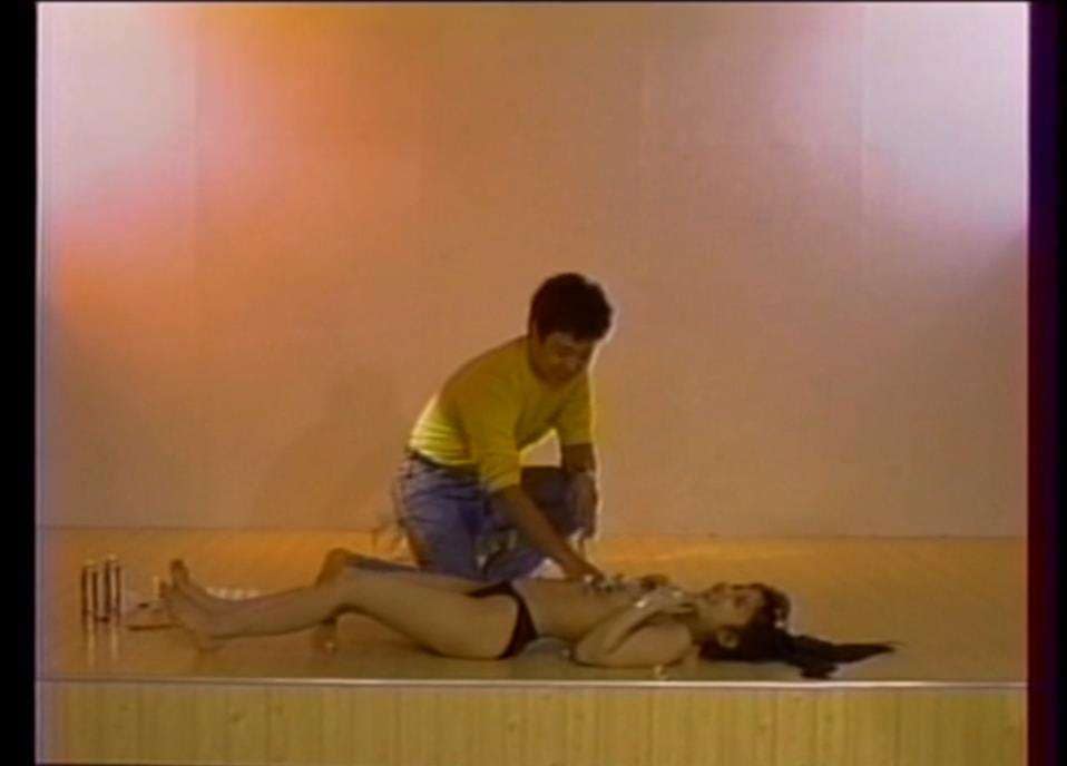 雑な女体盛り食材メッシー