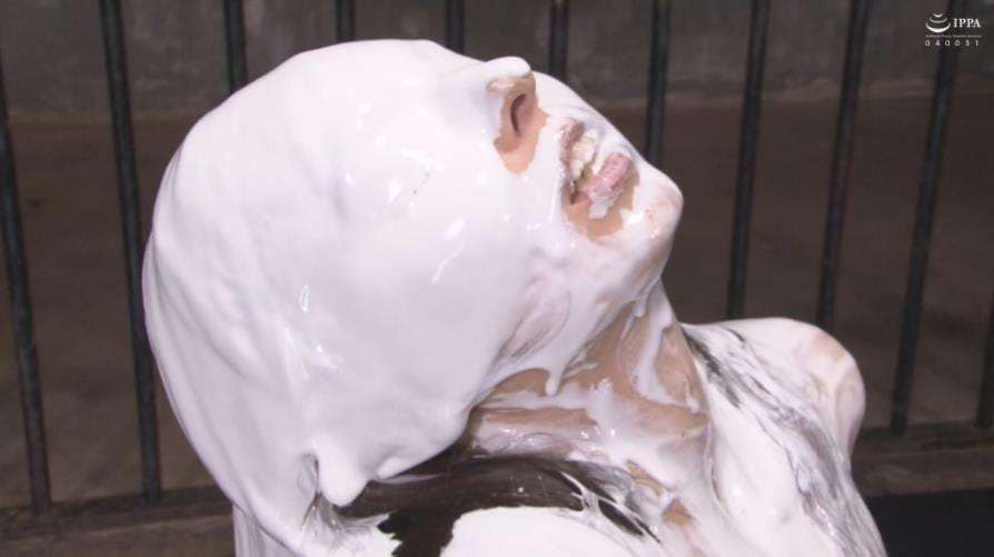 生クリームどろどろ女体盛りメッシー