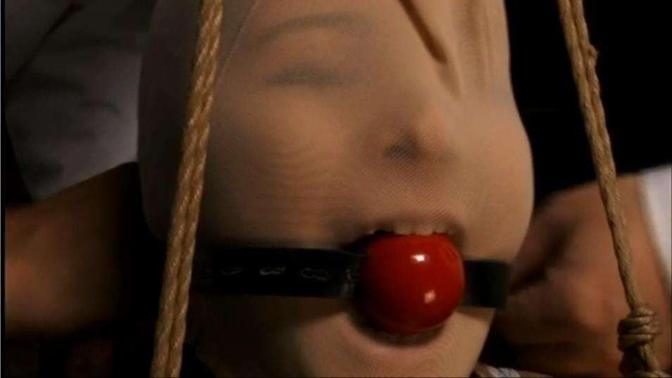 完全拘束顔面拷問