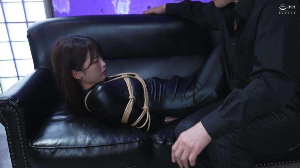 ムチムチキャットスーツ完全拘束拷問